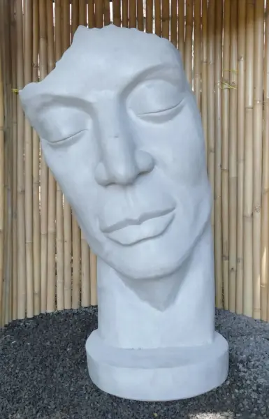 Product image 1 of the product “Mask Human 02 (inclined to the left) original by the artist - 150m height ”